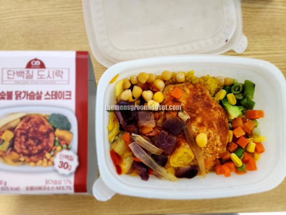 5. 숯불 닭가슴살 스테이크 도시락 (1)
